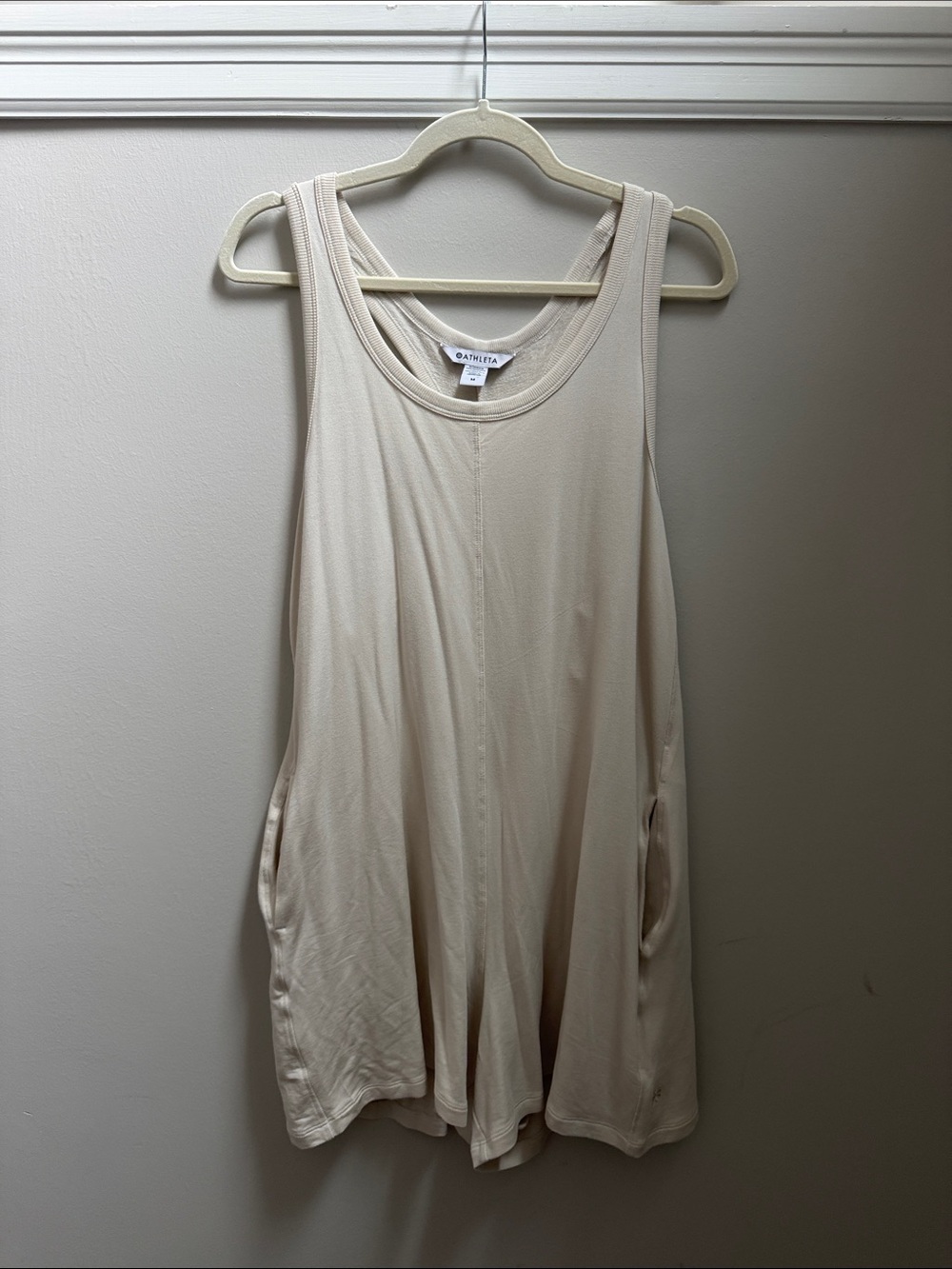 Like-New Athleta Soft Cream Scoop-Neck Racerback Romper Sz M